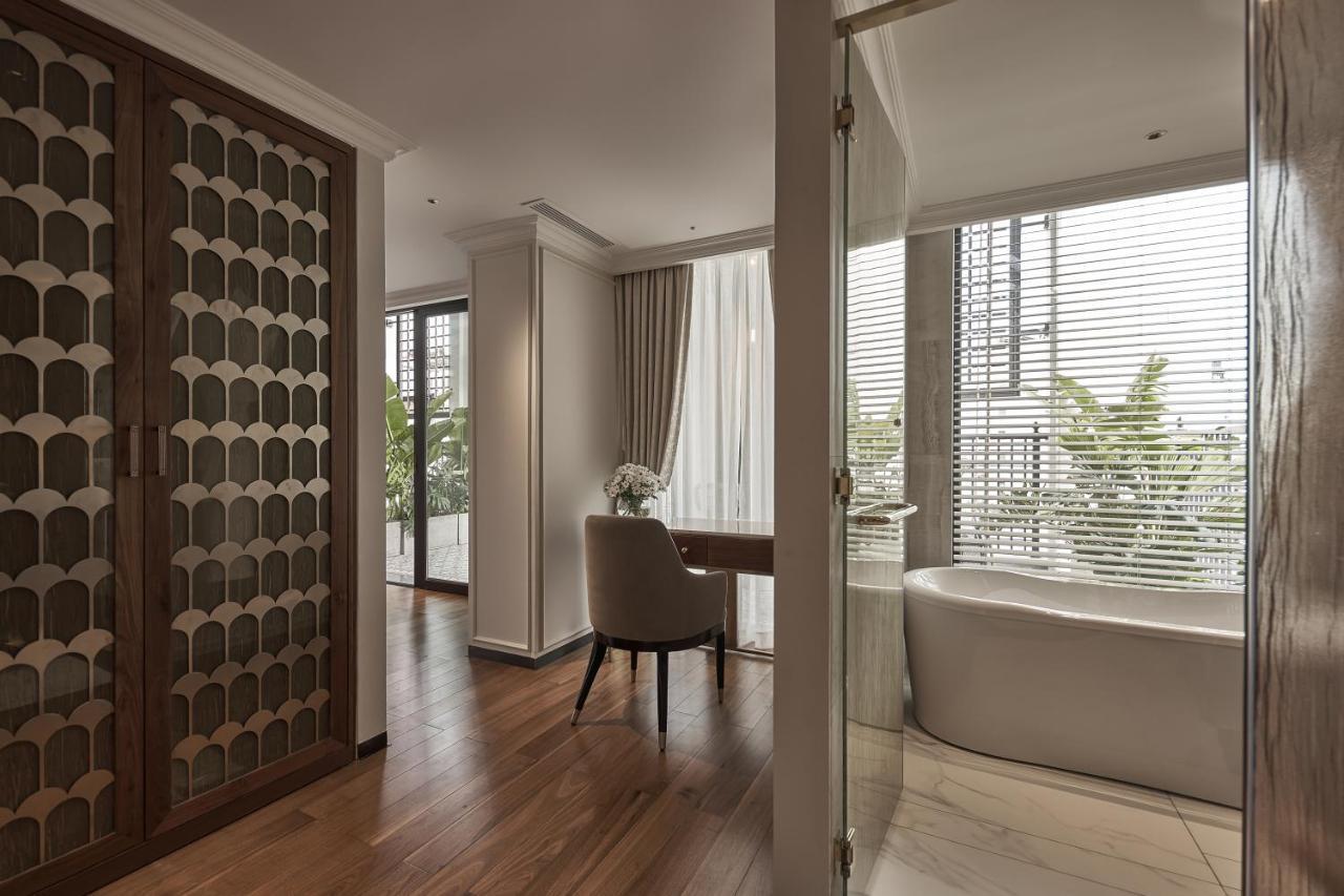Отель La Siesta Premium Saigon